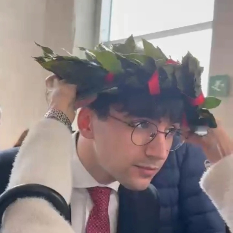 Francesco con la corona d’alloro